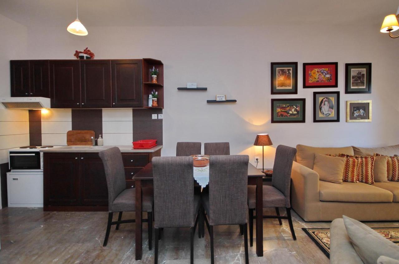 Aloe Luxury Apartments ปอร์โตเฮลี ภายนอก รูปภาพ