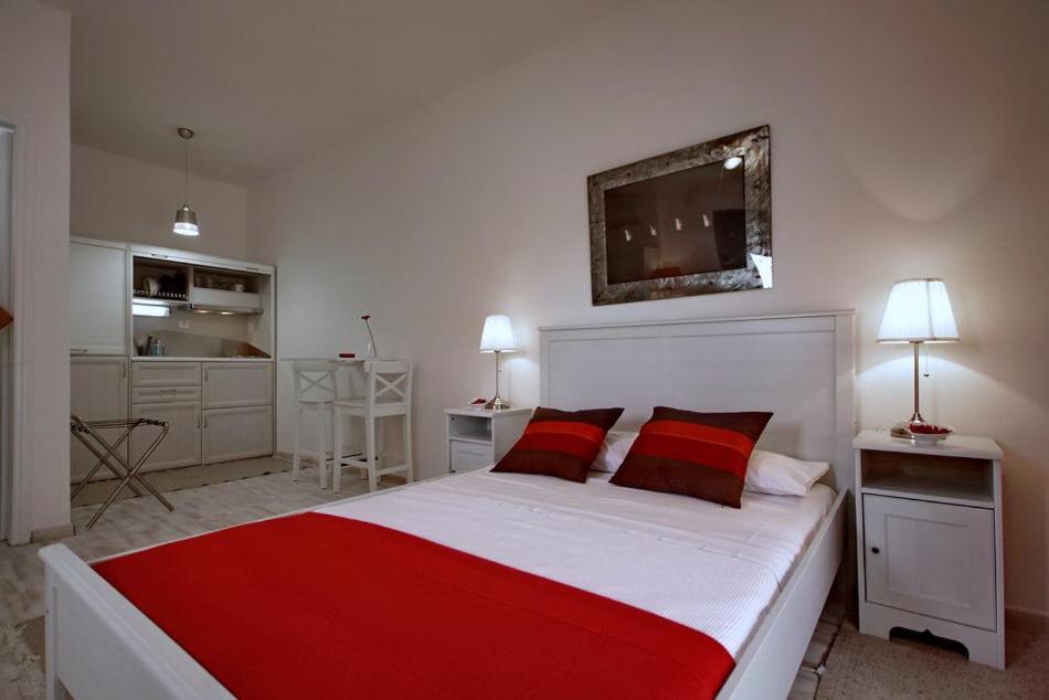 Aloe Luxury Apartments ปอร์โตเฮลี ภายนอก รูปภาพ