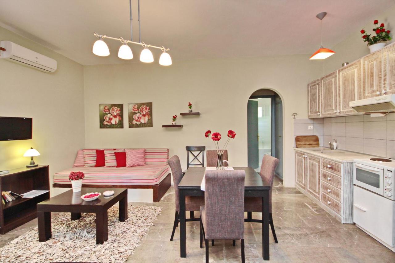 Aloe Luxury Apartments ปอร์โตเฮลี ภายนอก รูปภาพ
