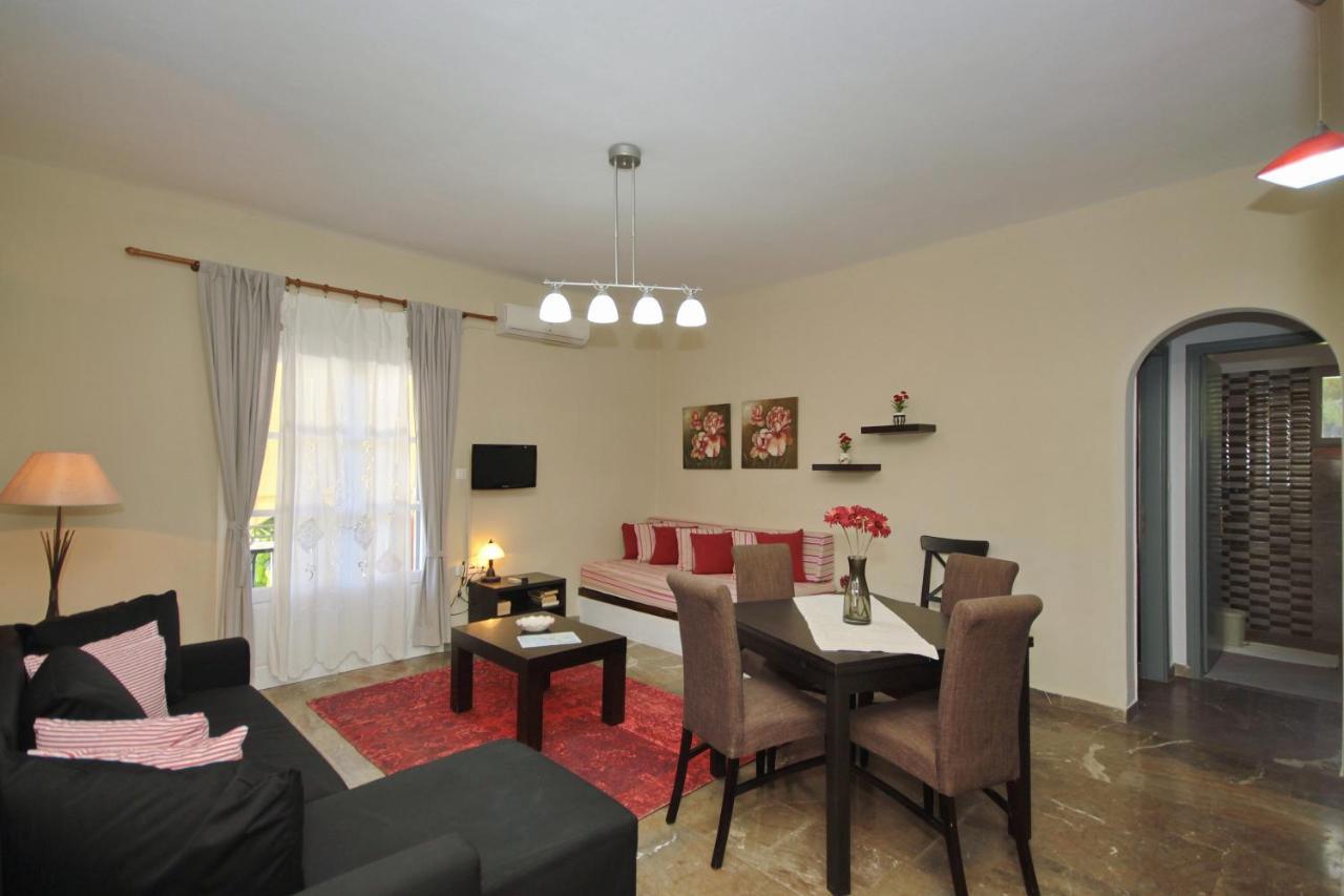 Aloe Luxury Apartments ปอร์โตเฮลี ภายนอก รูปภาพ